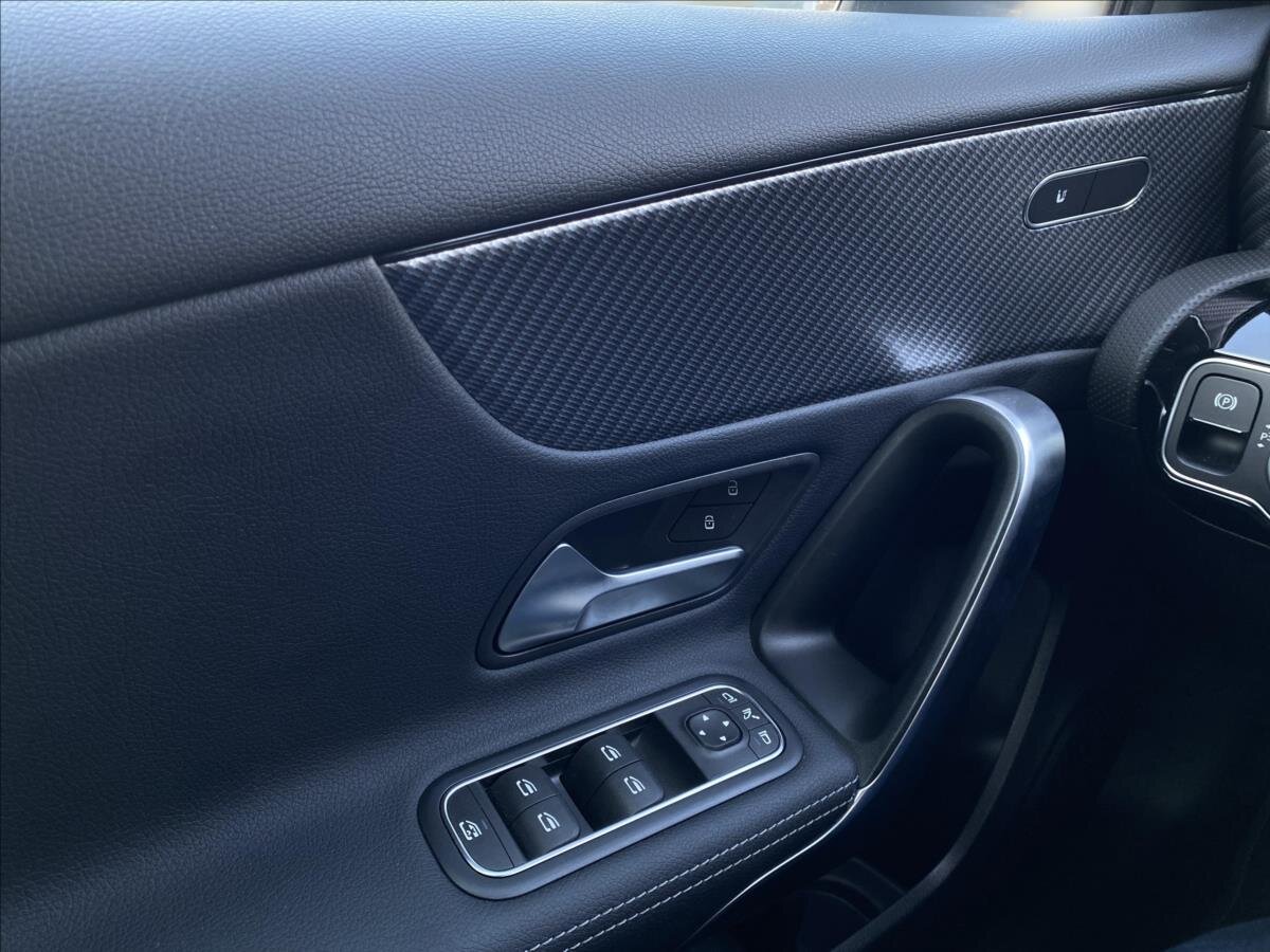 Mercedes-Benz Třídy A Hatchback 1,3 l 120 kw