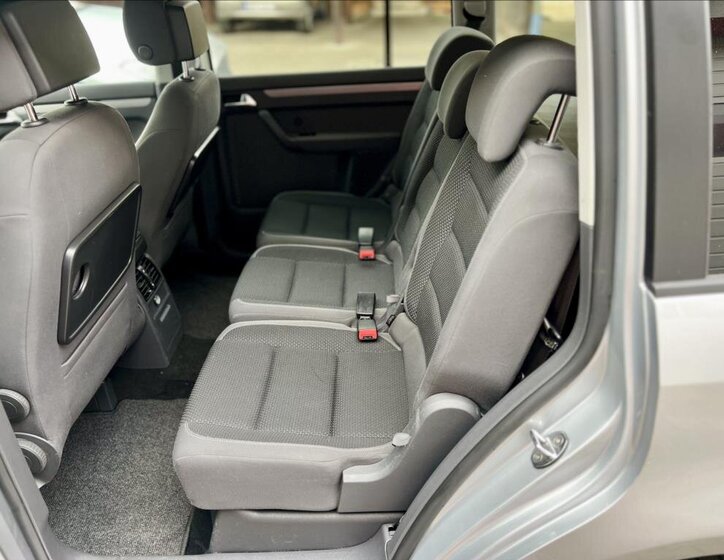 Volkswagen Touran 12