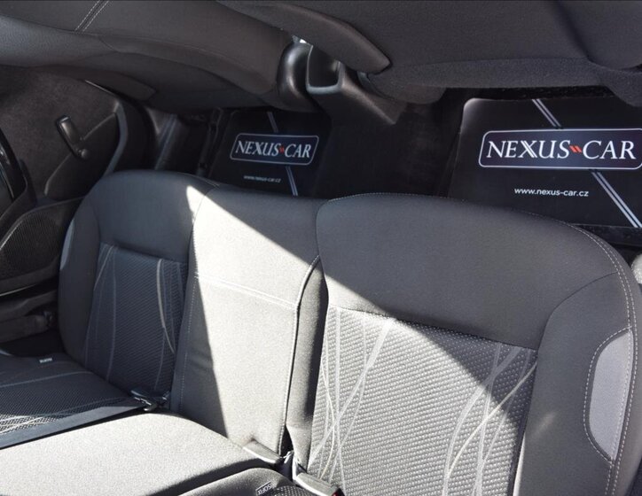 Peugeot 208 Hatchback 1,4 l 50 kw