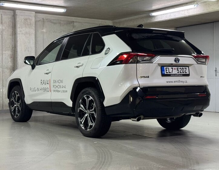 Toyota RAV4 SUV 2,5 l 228 kw