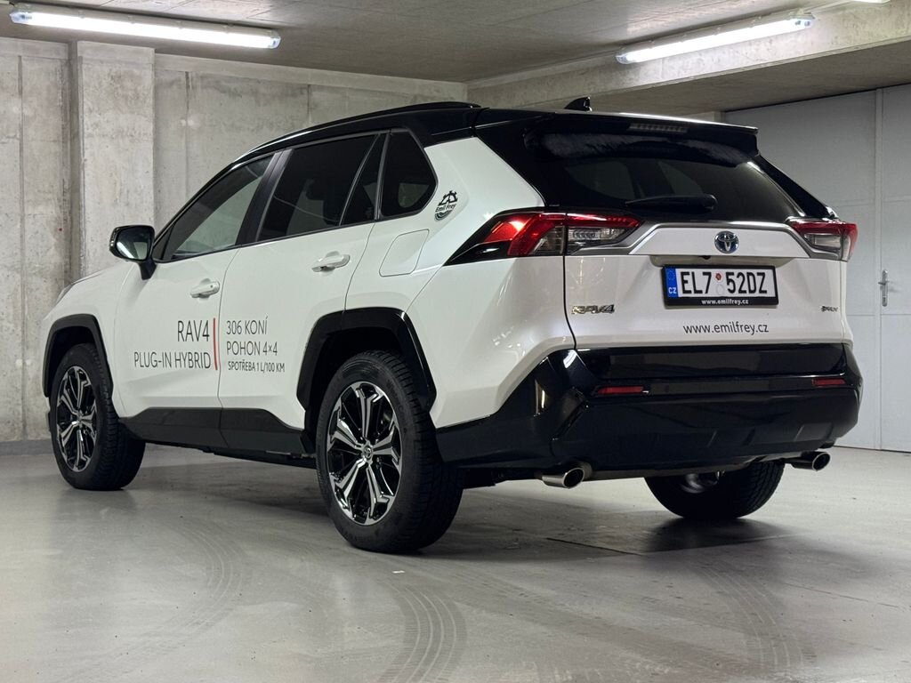 Toyota RAV4 SUV 2,5 l 228 kw