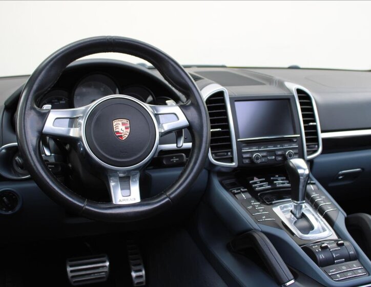 Porsche Cayenne SUV / Terénní 4,8 l 294 kw