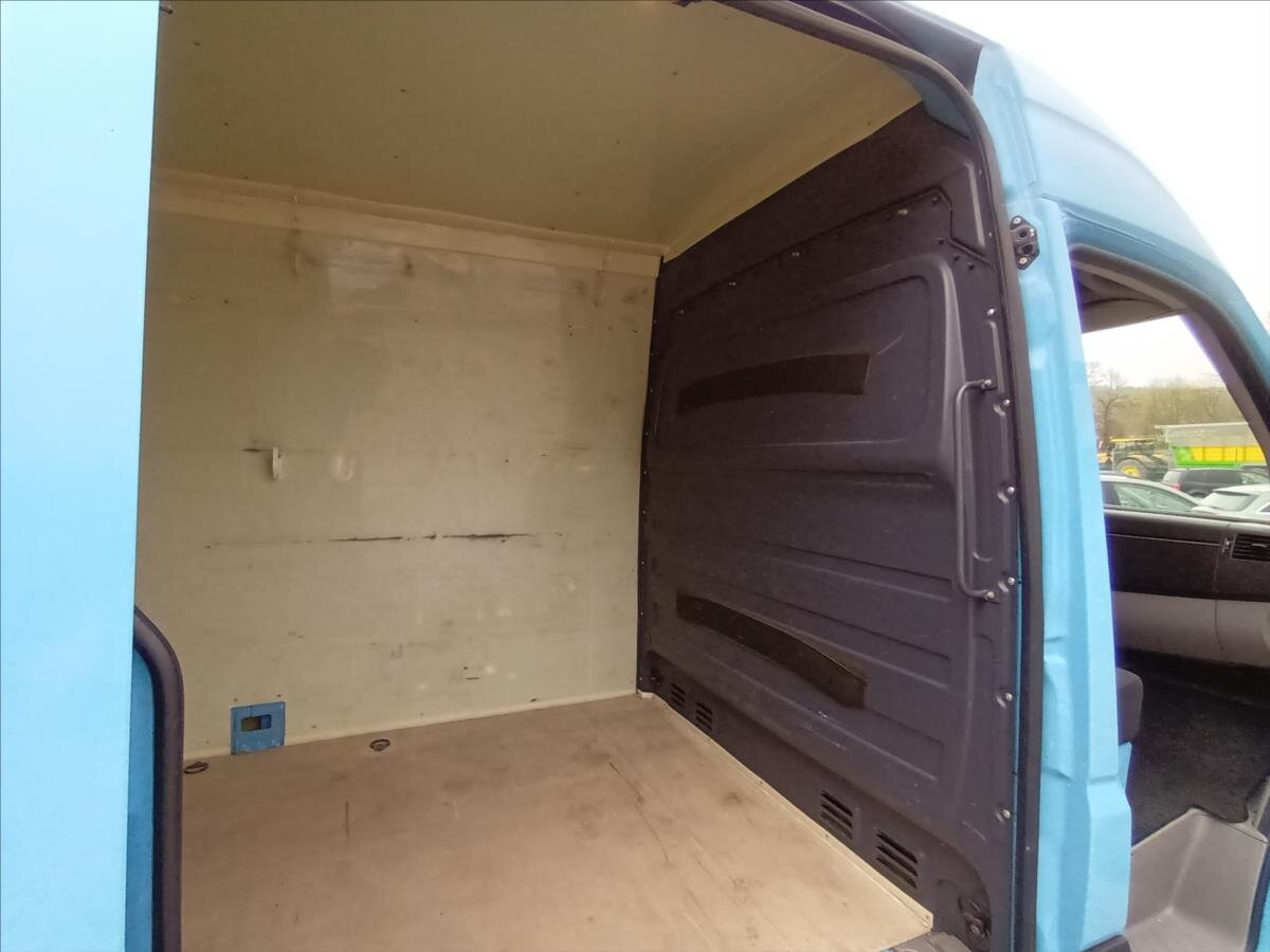 Volkswagen Crafter Skříň 2,0 l 120 kw