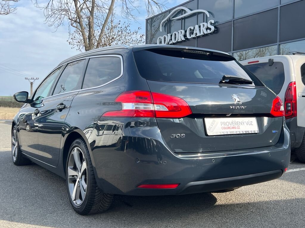 Peugeot 308 Kombi 1,2 l 96 kw