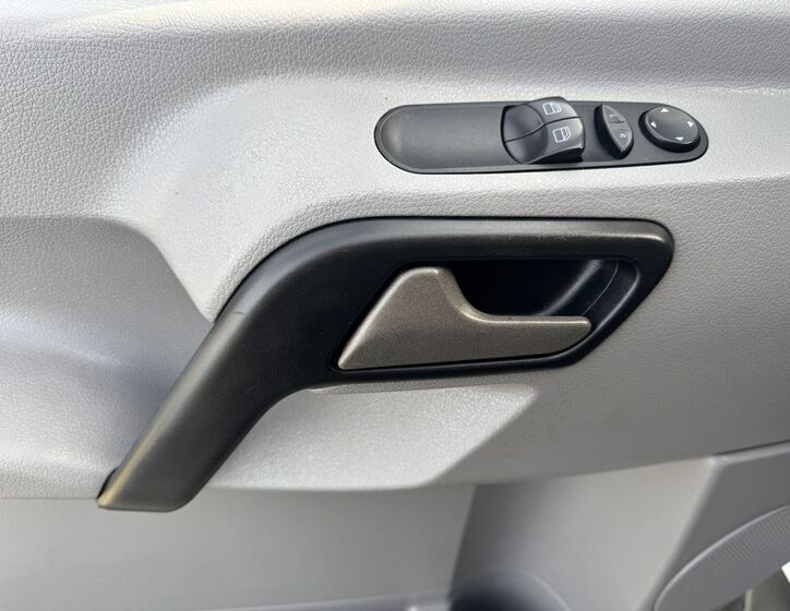 Mercedes-Benz Sprinter 17