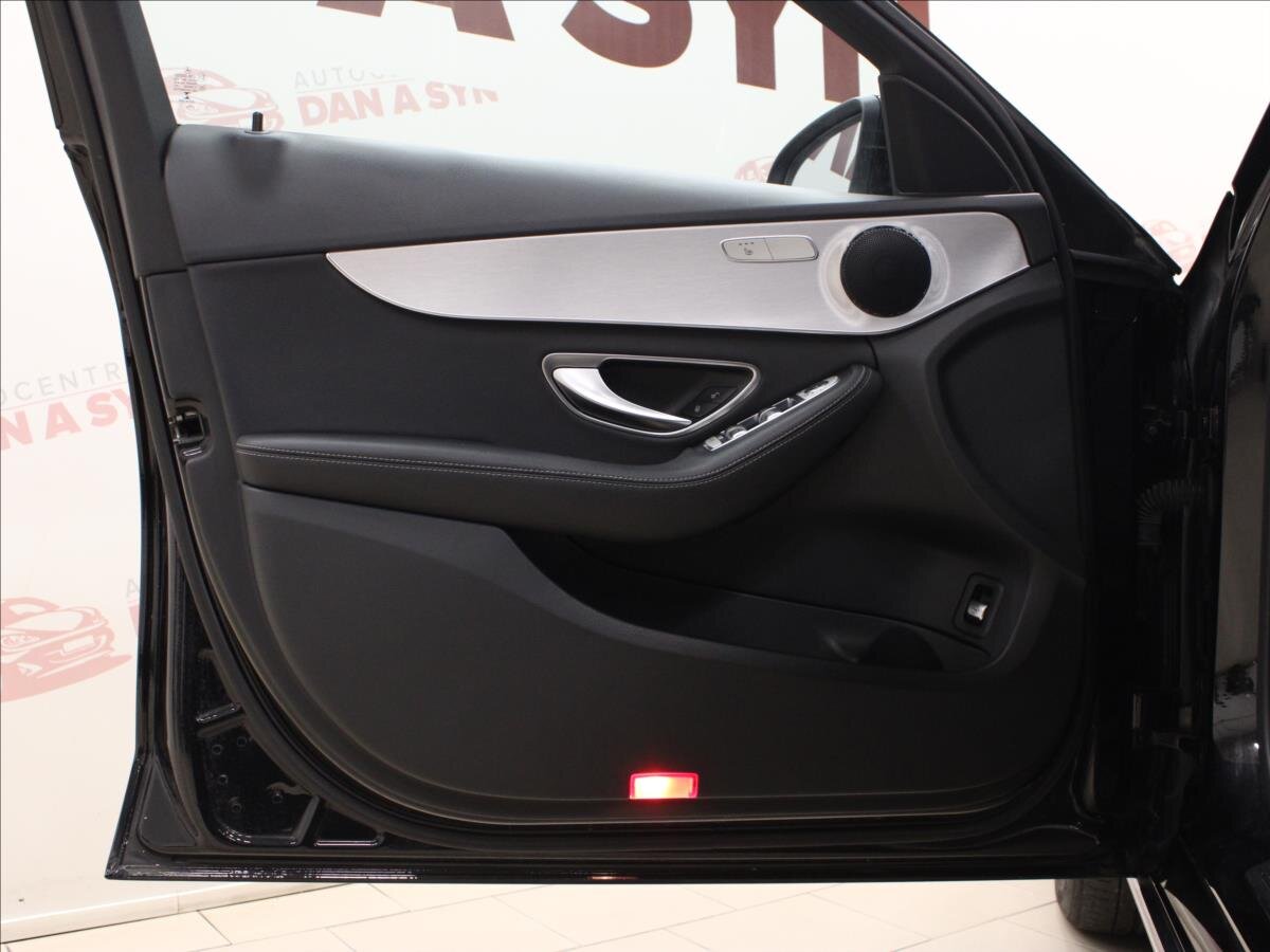 Mercedes-Benz Třídy C Kombi 2,0 l 135 kw