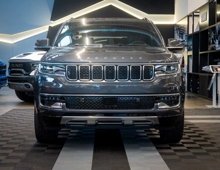 Jeep Wagoneer SUV / Terénní 5,7 l 292 kw