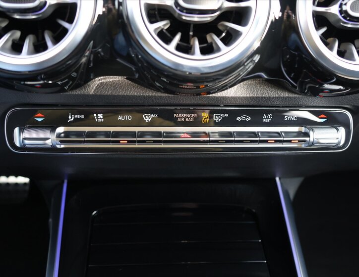 Mercedes-Benz GLB 38