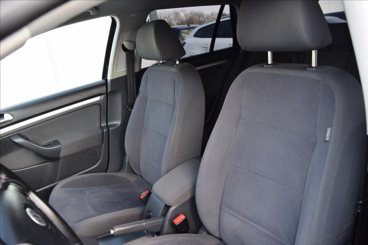 Volkswagen Golf Kombi 1,6 l 75 kw