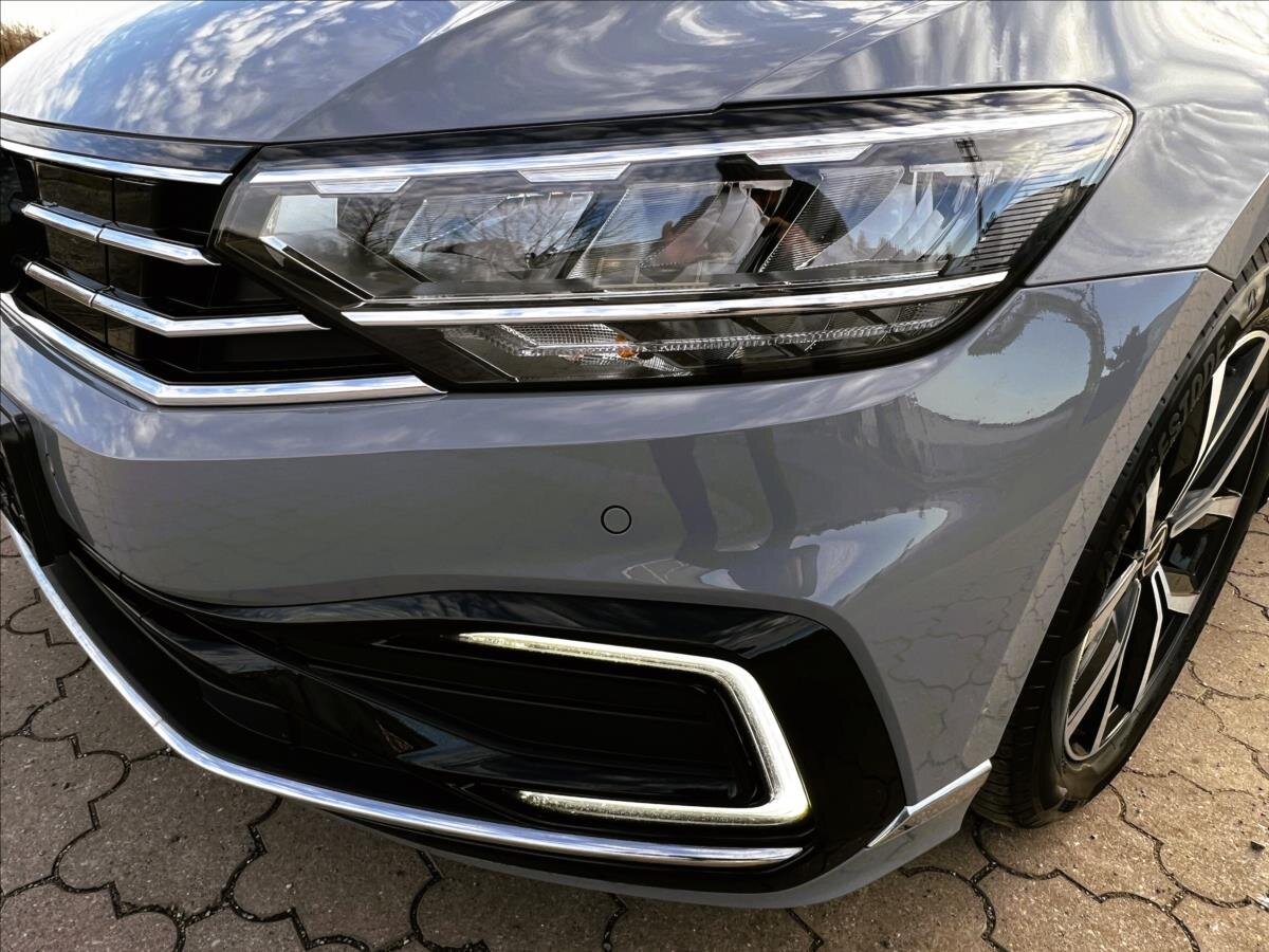 Volkswagen Passat Kombi 1,4 l 160 kw