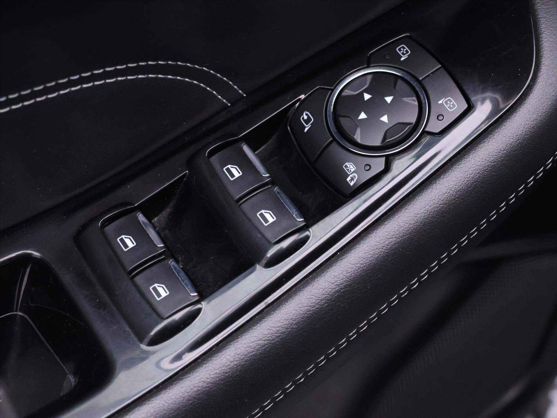 Ford S-MAX MPV 2,0 l 132 kw