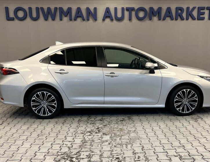 Toyota Corolla Sedan 1,6 l 97 kw