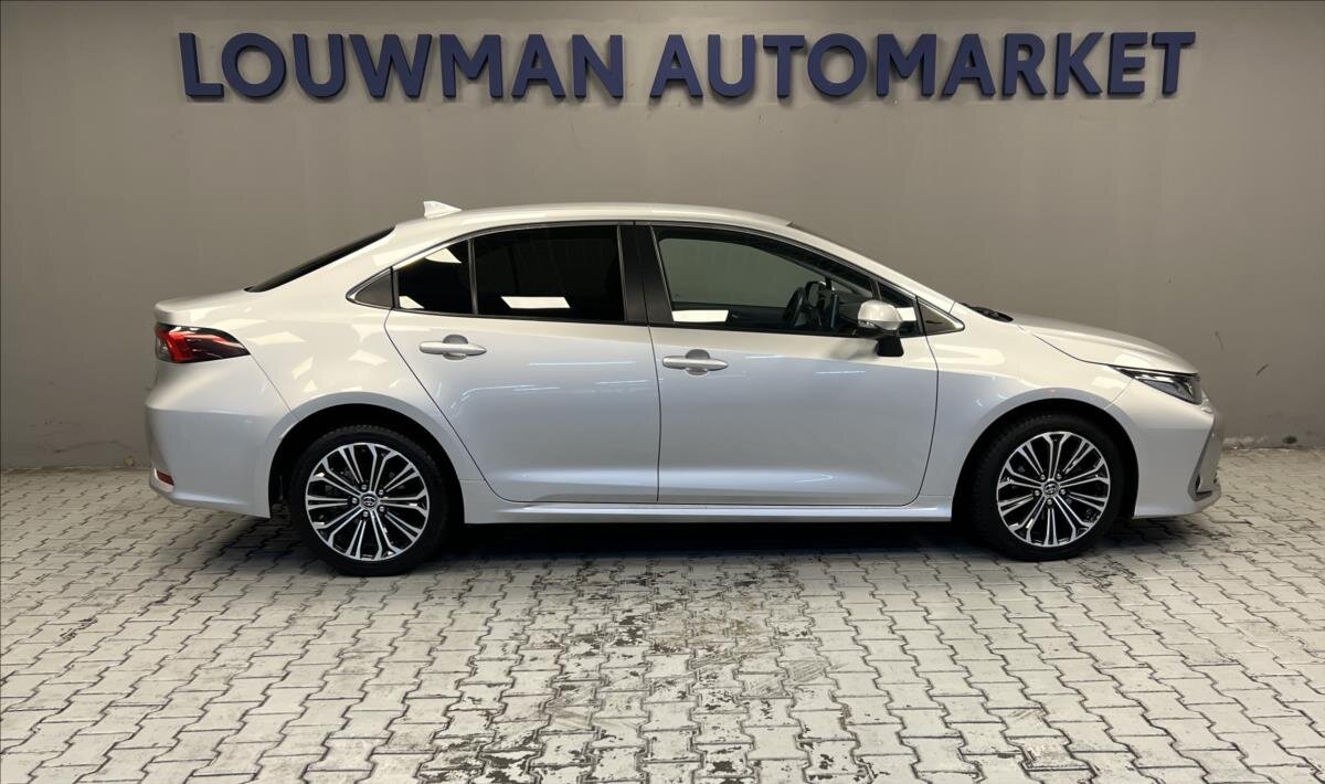 Toyota Corolla Sedan 1,6 l 97 kw