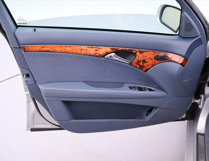 Mercedes-Benz Třídy E Sedan 2,7 l 130 kw