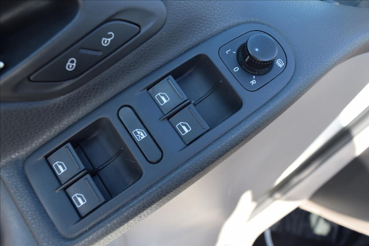 Volkswagen Golf Kombi 1,6 l 66 kw