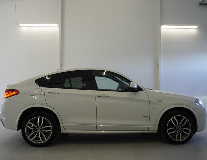 BMW X4 SUV / Terénní 3,0 l 230 kw