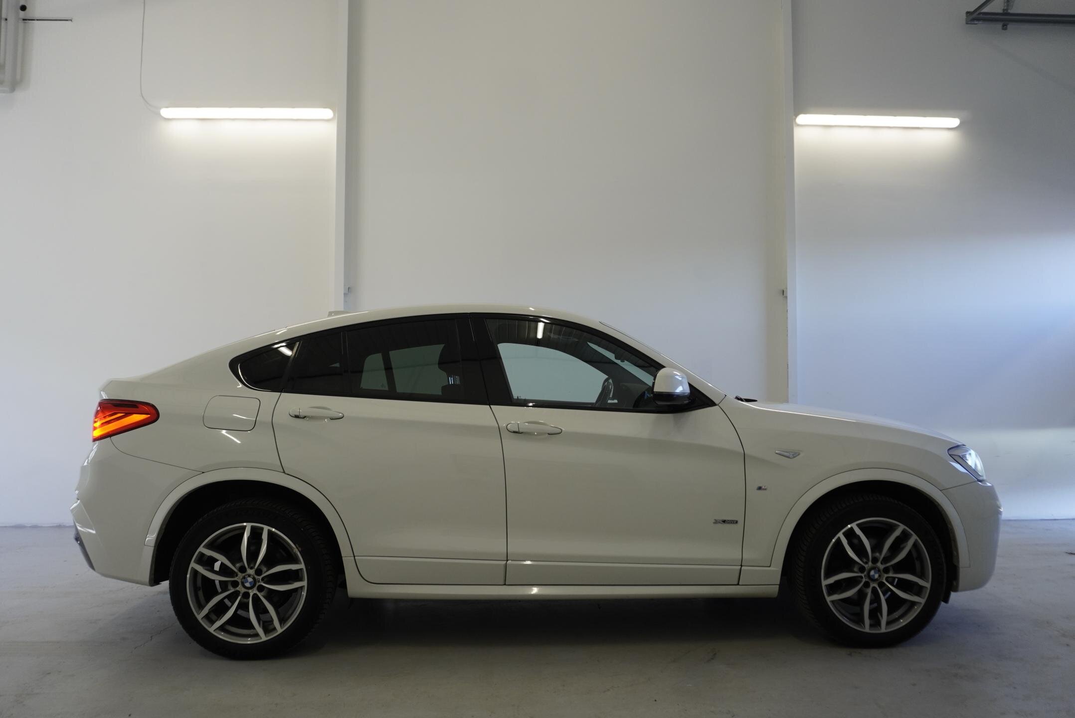 BMW X4 SUV / Terénní 3,0 l 230 kw