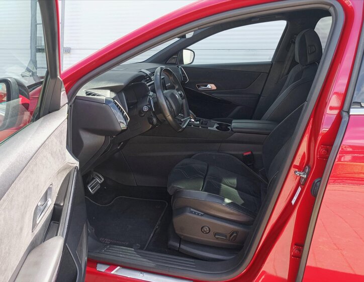 DS Automobiles DS7 Crossback SUV / Terénní 2,0 l 132 kw