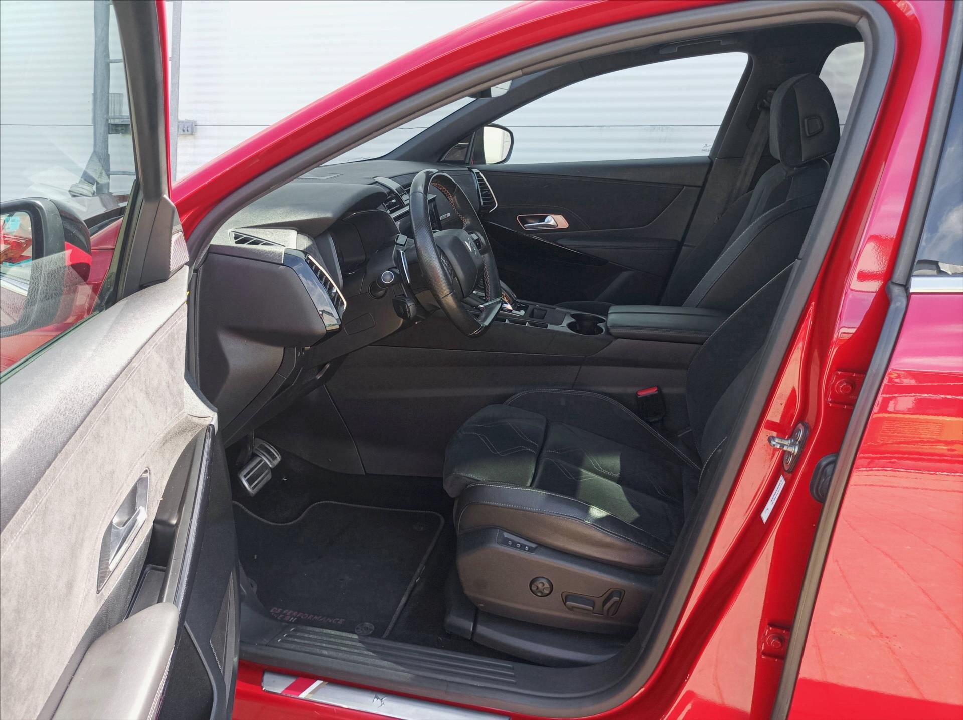 DS Automobiles DS7 Crossback SUV / Terénní 2,0 l 132 kw