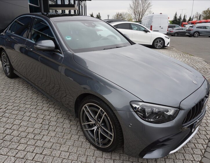 Mercedes-Benz Třídy E Sedan / Limuzína 3,0 l 320 kw