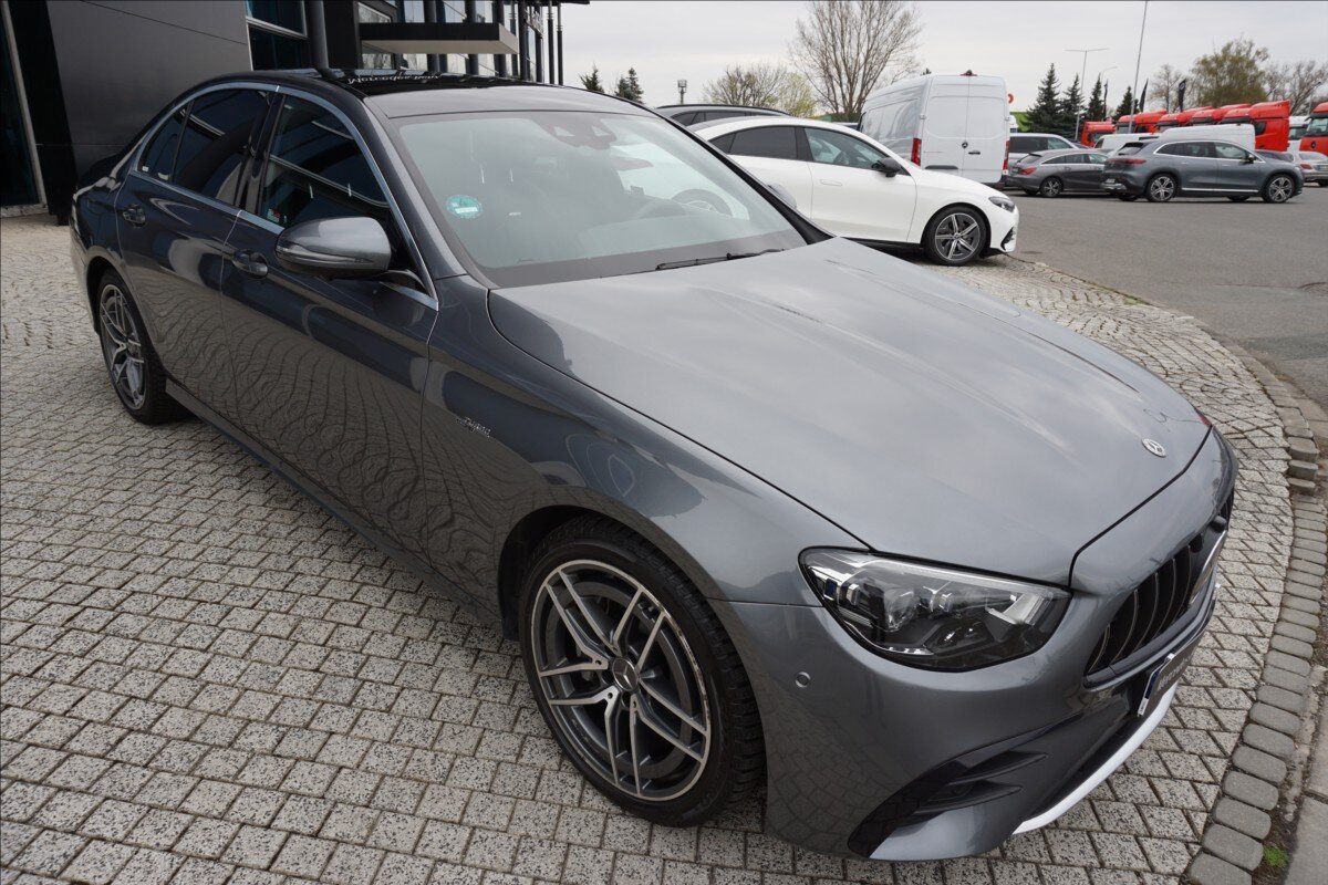Mercedes-Benz Třídy E Sedan / Limuzína 3,0 l 320 kw