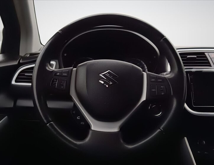 Suzuki SX4 S-Cross 11