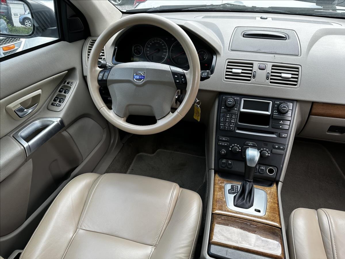 Volvo XC90 SUV / Terénní 2,4 l 120 kw