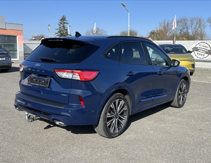 Ford Kuga SUV / Terénní 2,5 l 165 kw