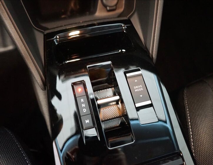 Citroën C4 X Sedan / Limuzína 1,2 l 96 kw