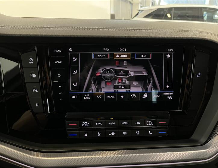 Volkswagen Touareg 8