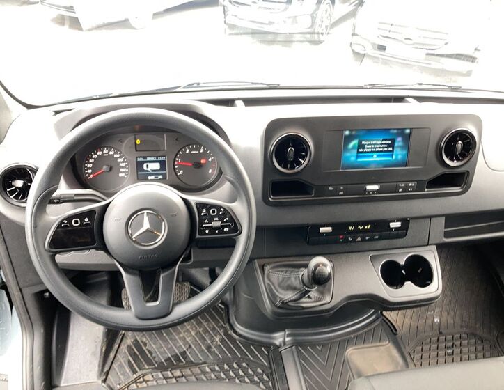 Mercedes-Benz Sprinter 12