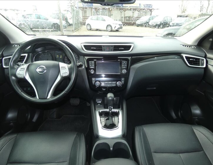 Nissan Qashqai SUV 1,2 l 85 kw