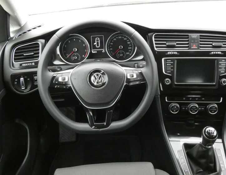 Volkswagen Golf 31
