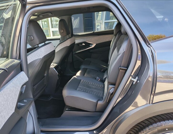 Peugeot 5008 SUV / Terénní 1,2 l 107 kw