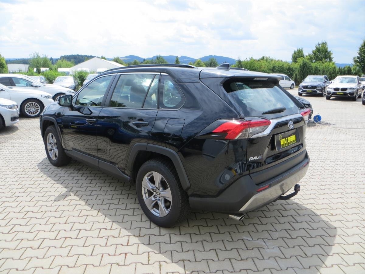 Toyota RAV4 SUV / Terénní 2,5 l 131 kw