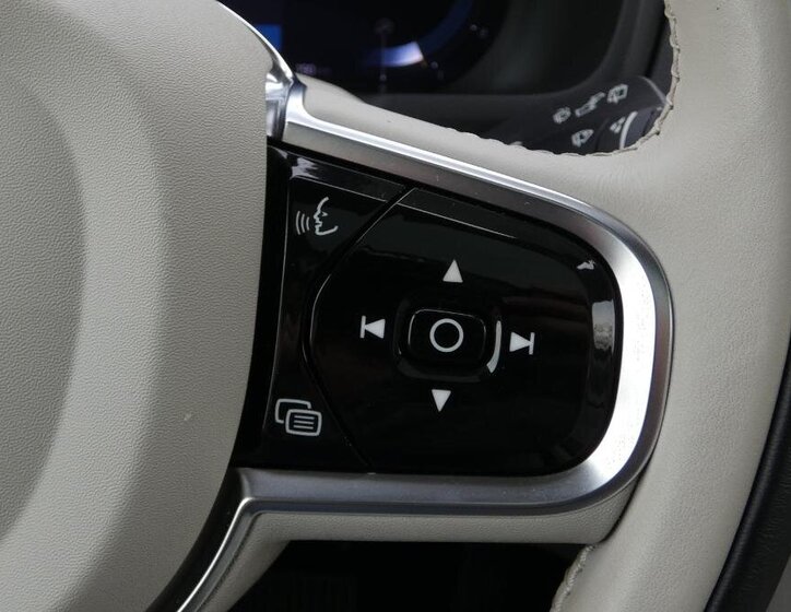 Volvo XC90 SUV / Terénní 2,0 l 173 kw