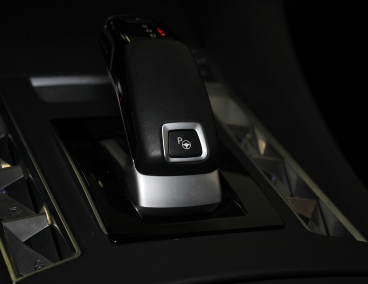 DS Automobiles DS9 22