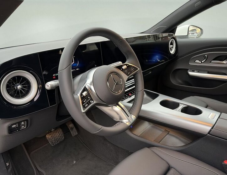 Mercedes-Benz CLA Sedan / Limuzína 1,3 l 120 kw