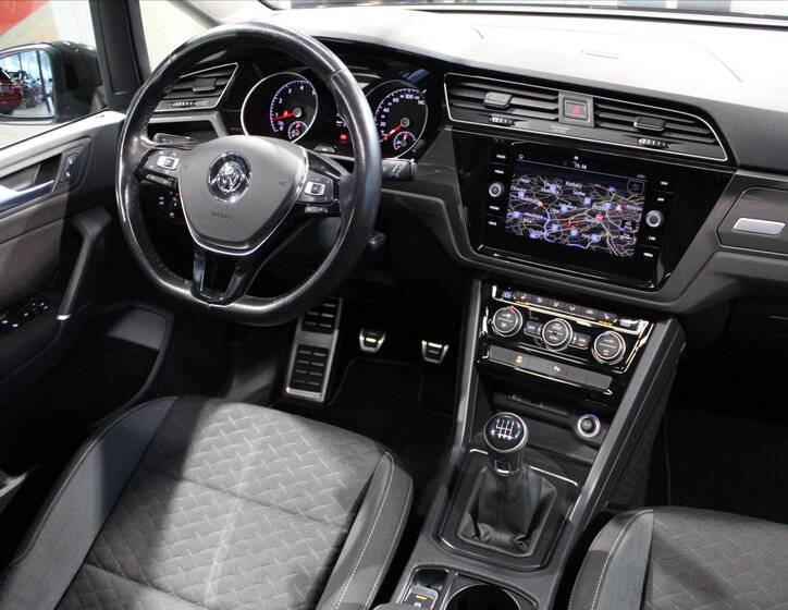 Volkswagen Touran MPV 1,5 l 110 kw