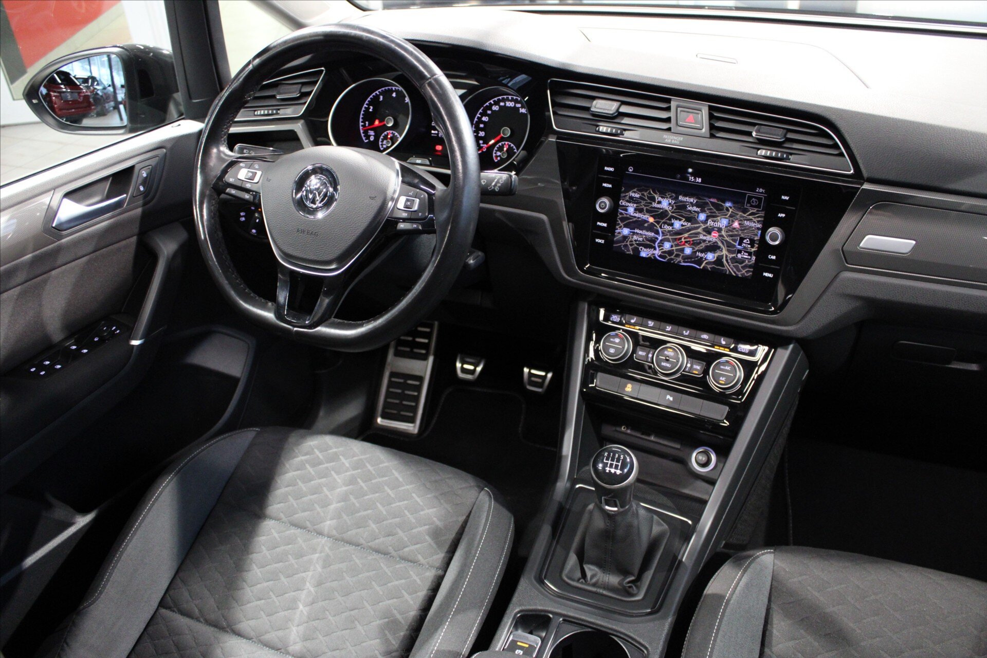 Volkswagen Touran MPV 1,5 l 110 kw