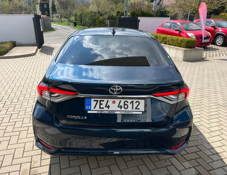 Toyota Corolla Sedan / Limuzína 1,5 l 92 kw
