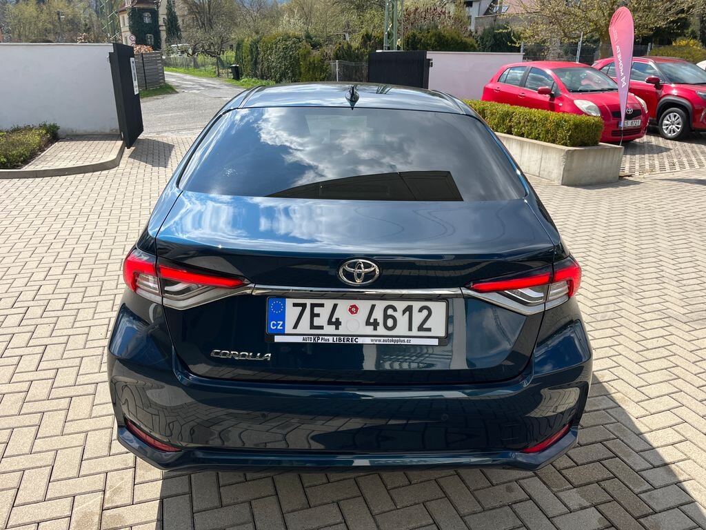 Toyota Corolla Sedan / Limuzína 1,5 l 92 kw