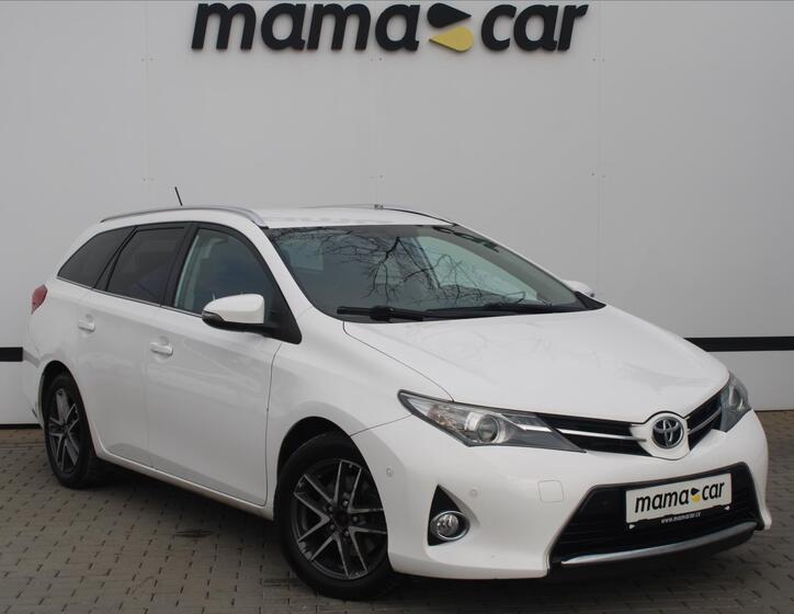 Toyota Auris 1