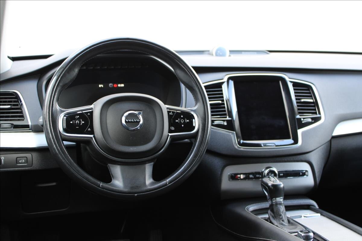 Volvo XC90 SUV / Terénní 2,0 l 165 kw