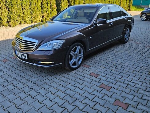 Mercedes-Benz Ostatní Sedan / Limuzína 0,0 0