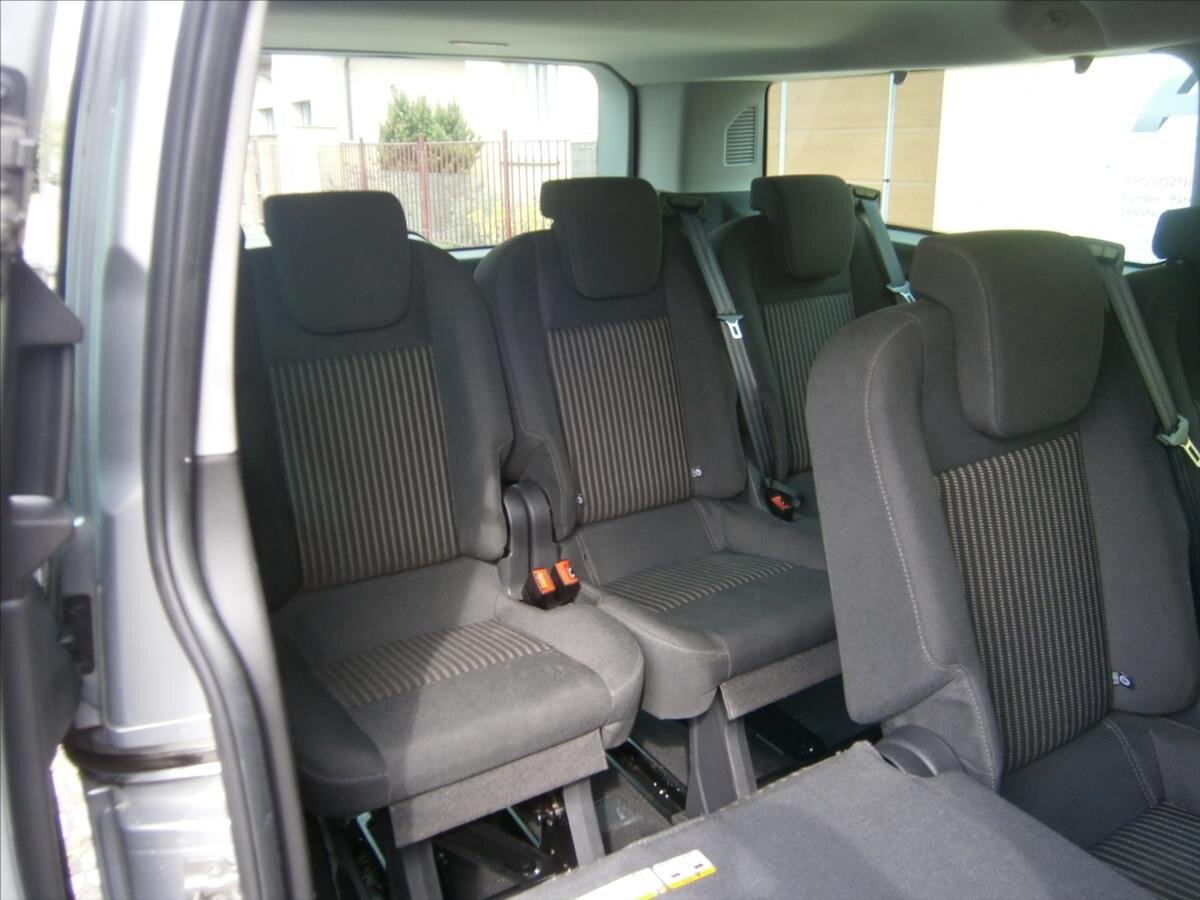 Ford Tourneo Custom Kombi 2,2 l 114 kw