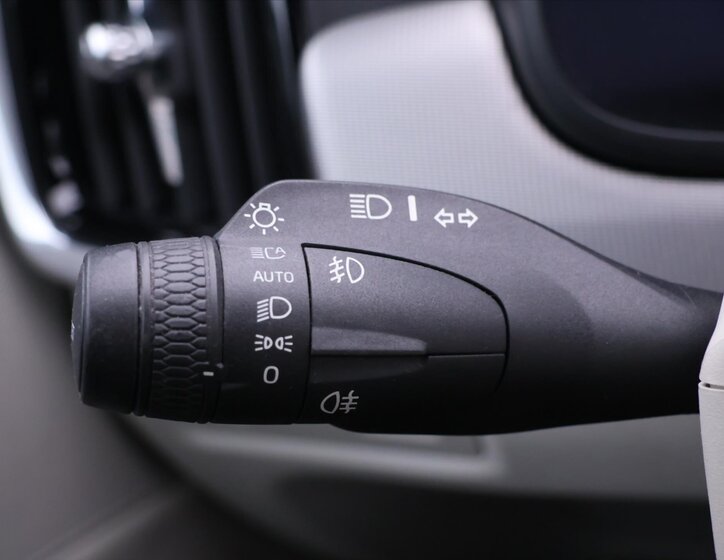 Volvo V90 Kombi 2,0 l 187 kw