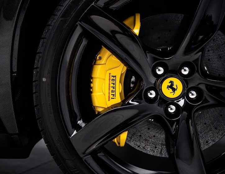 Ferrari Ostatní SUV / Terénní 6,5 l 529 kw