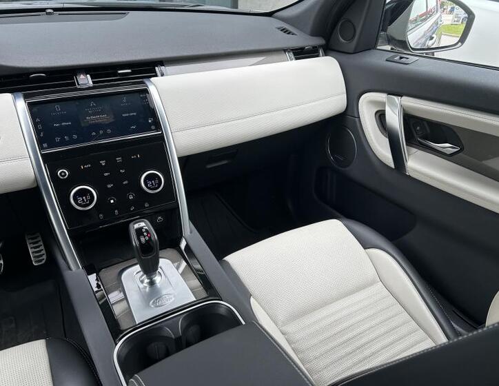 Land Rover Discovery Sport 17