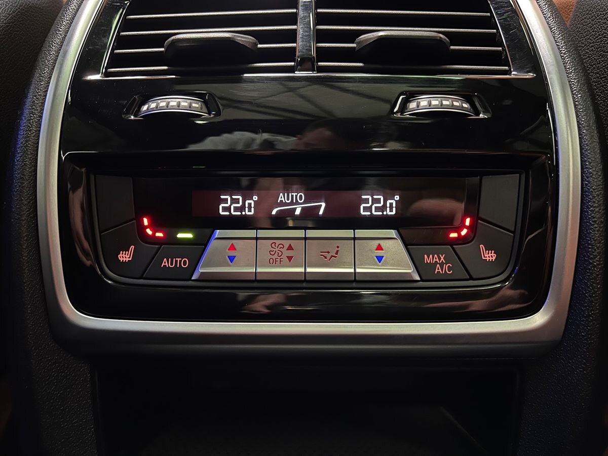 BMW X7 SUV / Terénní 3,0 l 250 kw